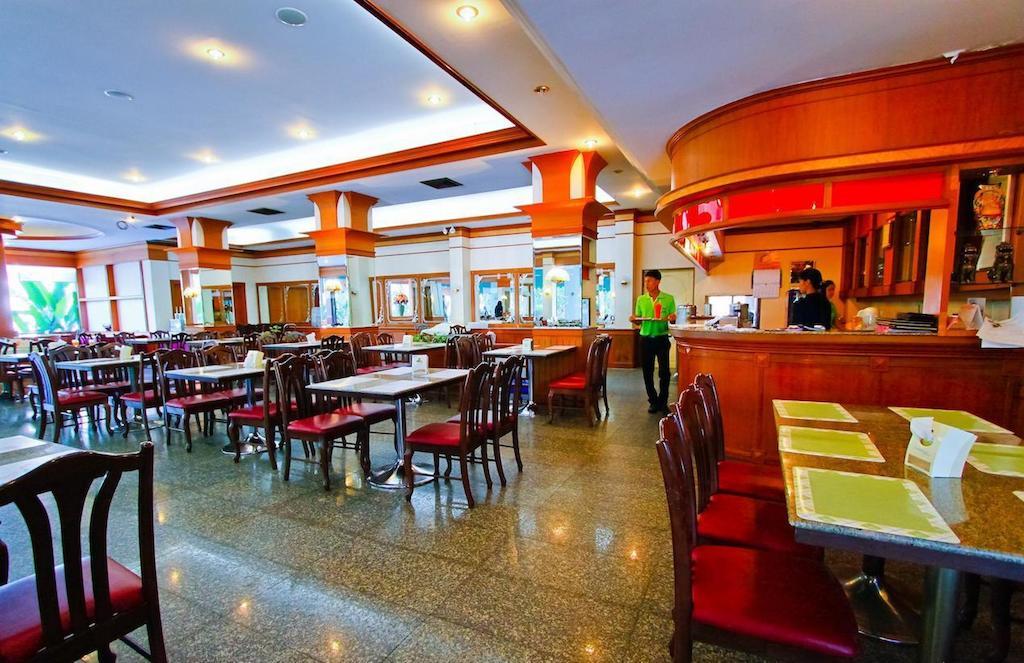 格兰帕克大酒店 洛坤府 外观 照片