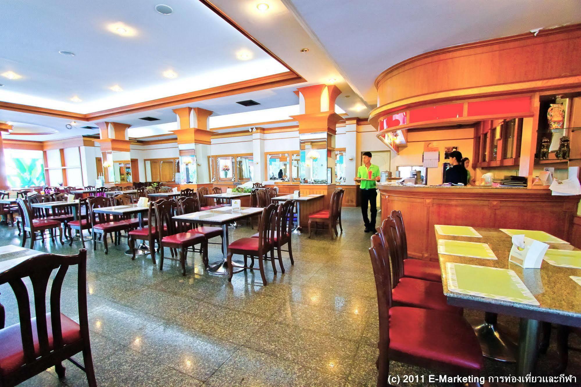 格兰帕克大酒店 洛坤府 外观 照片